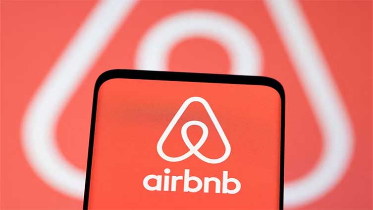New York City to delay enforcing law against Airbnb hosts