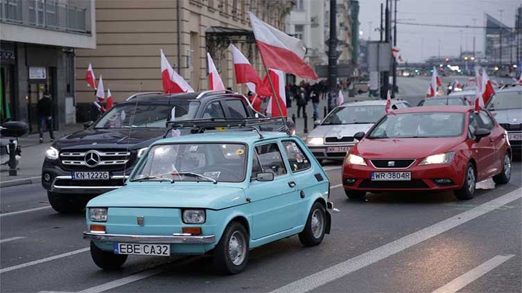 Poland to take 2035 fossil fuel car ban to top EU court, minister says